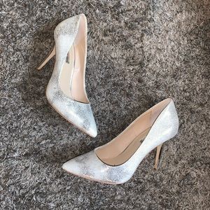 INC SILVER WOMEN’S 6.5 HEELS